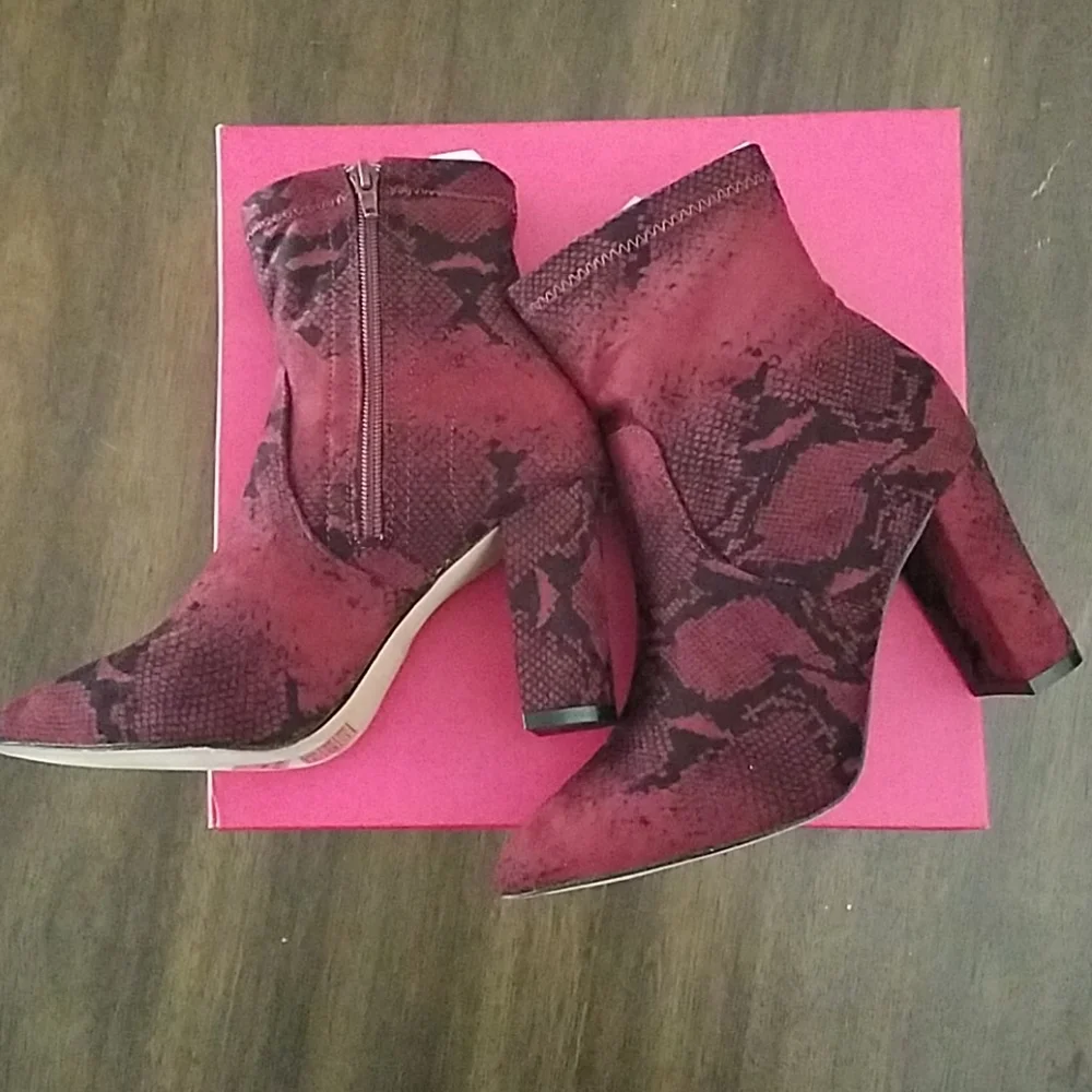 Faux Suede Burgundy Block Heel Stretch Bootie 7